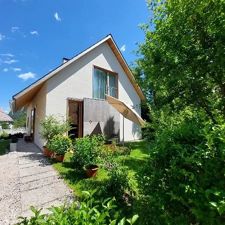 Apartma Hisa 6 *